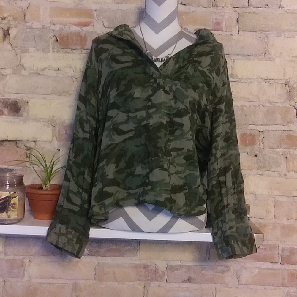 Sundays hooded camo shirt